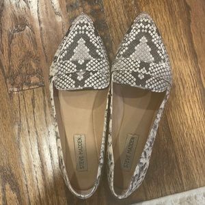 7.5 Steve Madden Snakeskin Flats